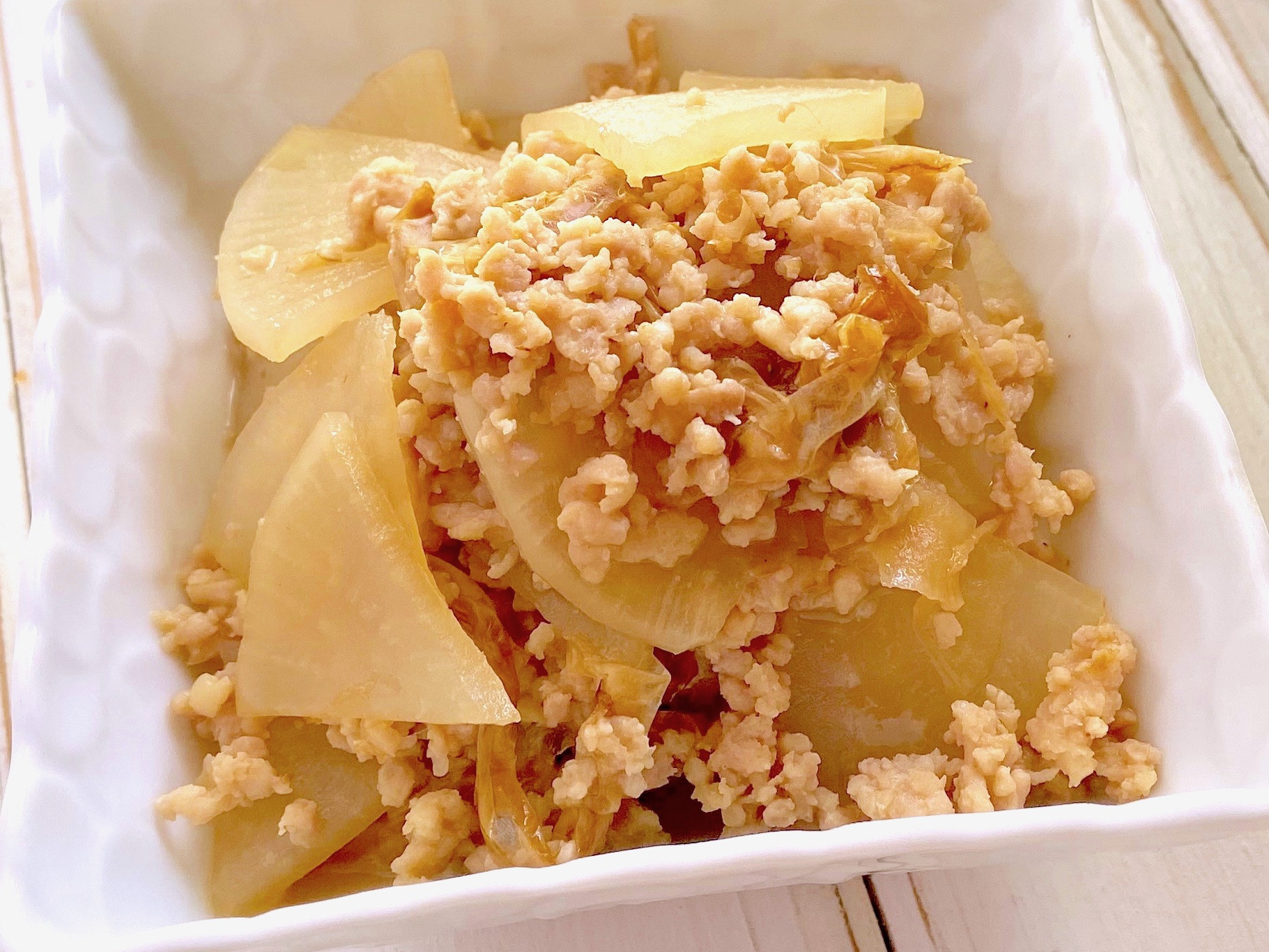 出汁いらずで楽チン！ご飯に合う「大根のそぼろ煮」の作り置き