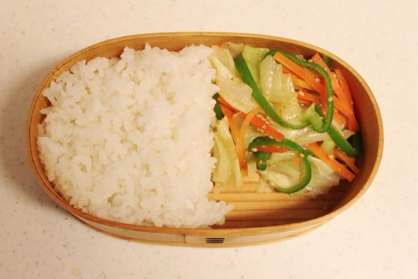 2品弁当の詰め方