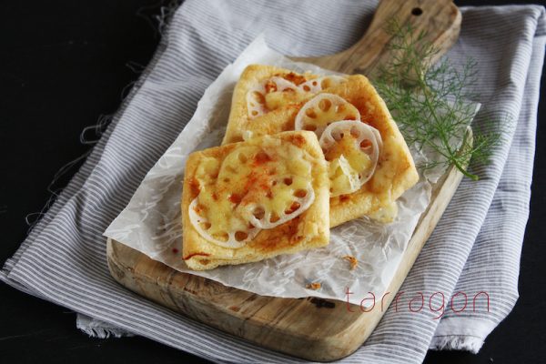 低糖質がうれしい♪サクサク香ばしい「れんこんと桜えびの油揚げピザ」