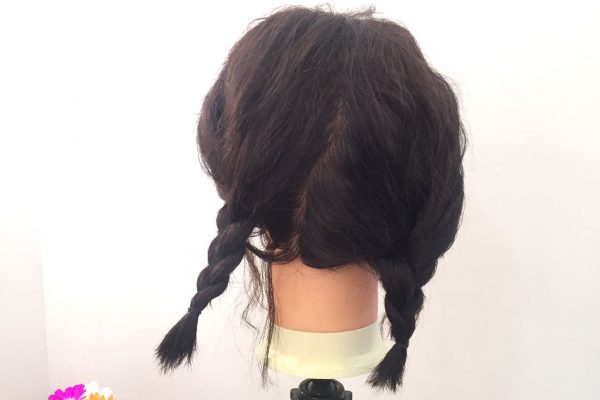 ふんわり優しげ「三つ編み」ヘアアレンジ04