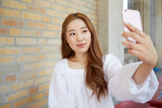 メイクセラピストが伝授！「眉」の左右バランスを簡単に整えるテクニック3つ