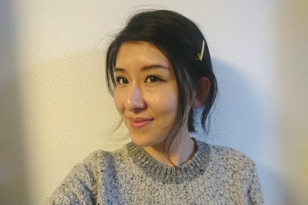 「ゴールドピン」を使ったヘアアレンジ