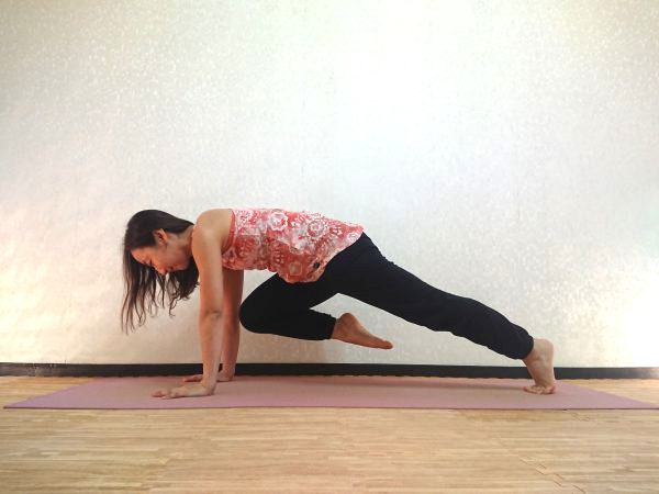 体幹を鍛えて美BODYに！腹筋を引き締める「プランクポーズ」アレンジ