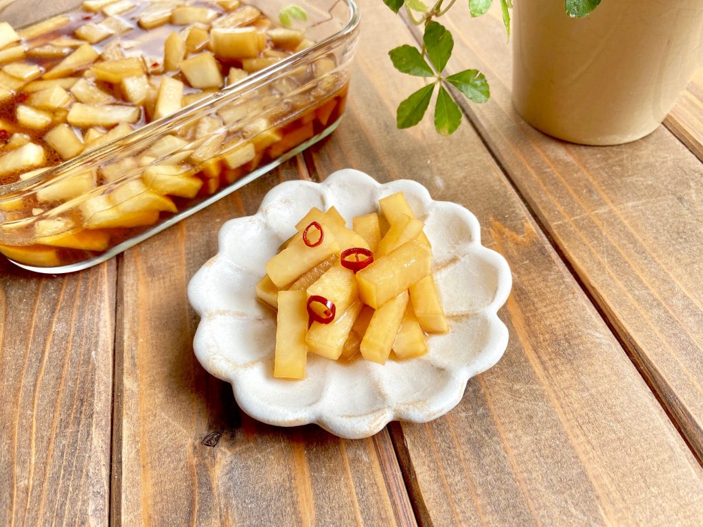 ポリポリ食感にやみつき!簡単「大根の南蛮漬け」の作り置き