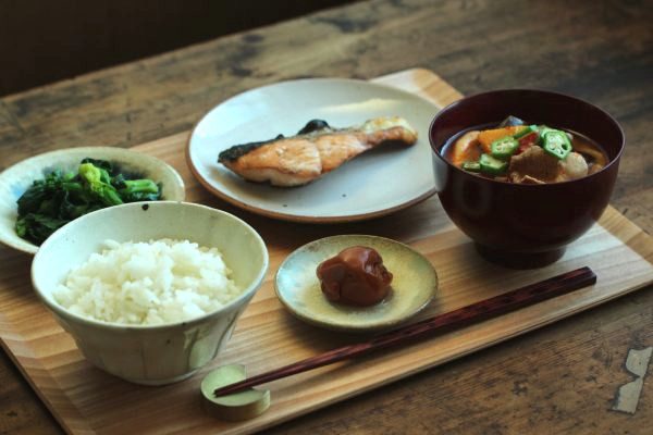 おかず味噌汁の朝ごはん