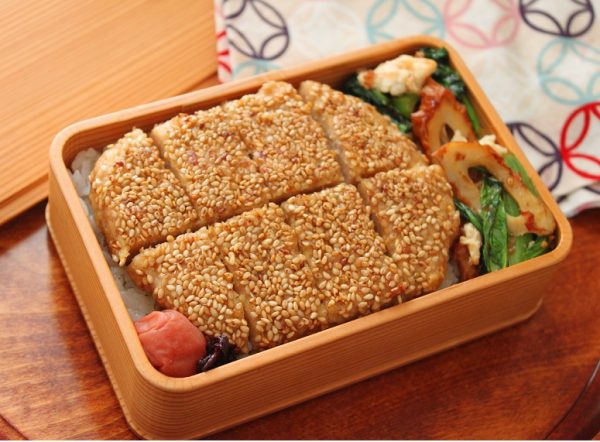卵1個使い切り!「のし鶏つくね」「ちくわと小松菜の炒めもの」2品弁当