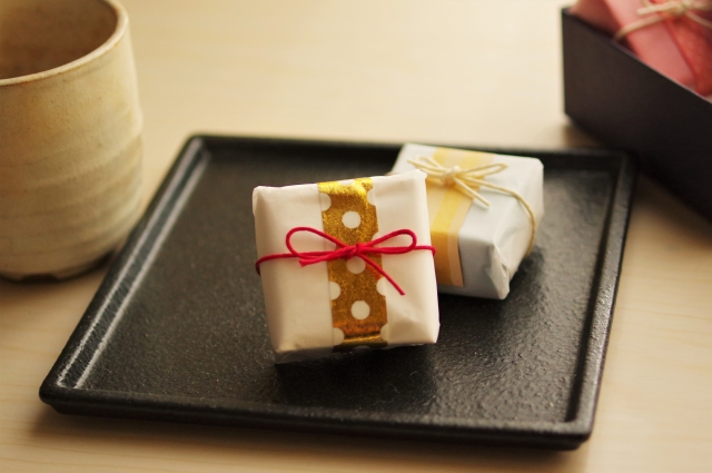 お菓子だけじゃない！年末年始に喜ばれる「帰省みやげ」の選び方