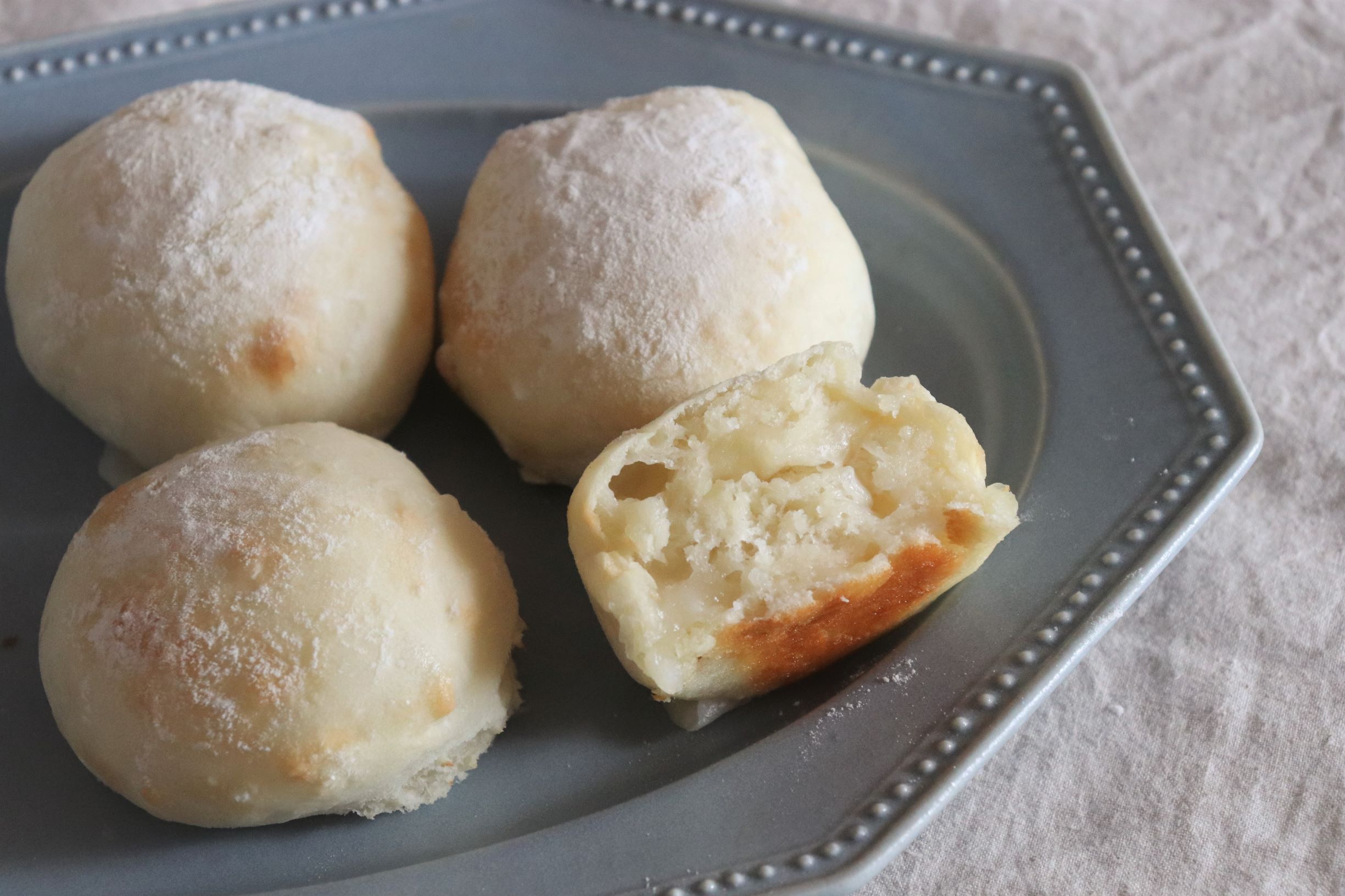 おもちが大変身！モチモチ＆カリじゅわ～が簡単「バターミルクもちパン」