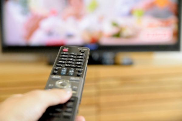 テレビとリモコン