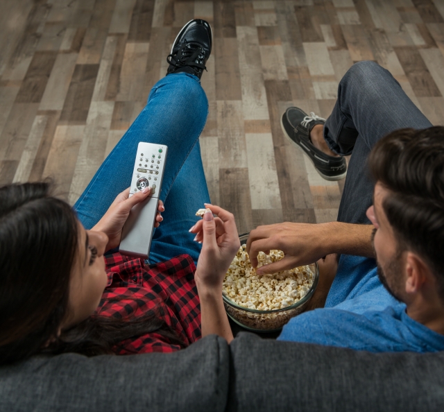 プラス1アイテムで快適！冬休みに「おうち映画館」を楽しむアイデア4つ