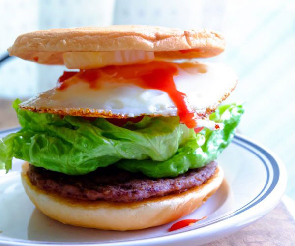 1回作れば2度楽しめる！手軽にリメイク「トーストでハンバーガー」