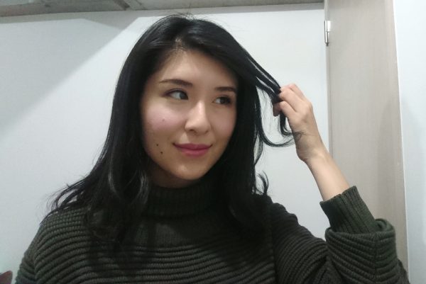 前髪を巻く