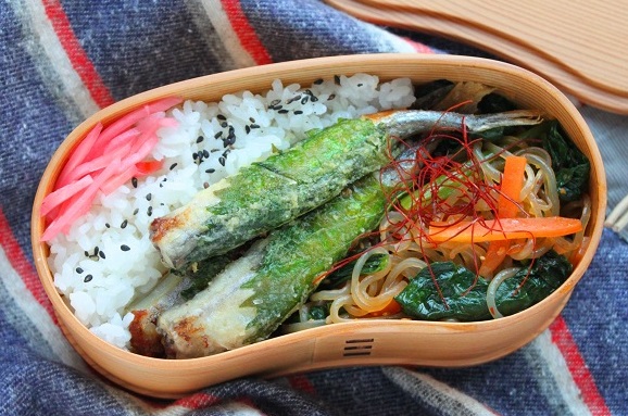 フライパンだけで簡単！「大葉ししゃも」「しらたきと野菜のピリ辛炒め」2品弁当