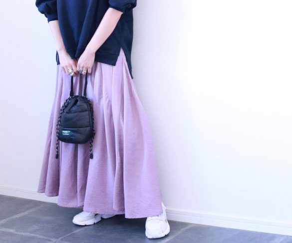 長め丈なら3シーズン活躍！「きれい色スカート」着回し3コーデ