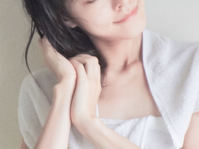 髪にさっとつけるだけ♪忙しい朝に便利な「乾燥ヘア対策」アイテム2つ