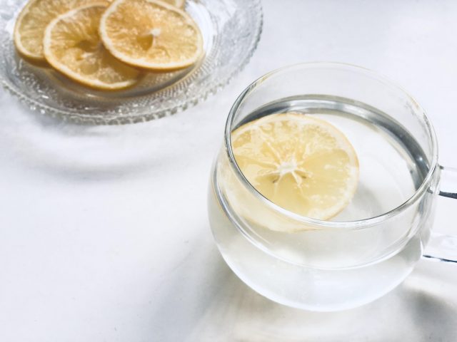 ダイエットも美肌も◎朝1杯でキレイをつくる新習慣「レモン白湯」