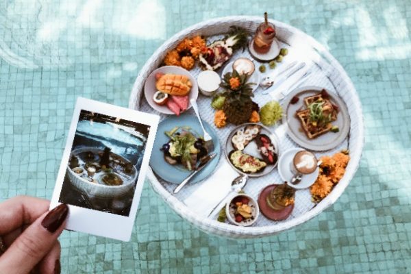 【バリ島】ここでしか体験できない！プールで楽しむ極上の朝食@「Cabina Bali」