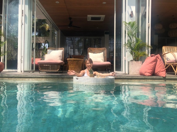 【バリ島】ここでしか体験できない！プールで楽しむ極上の朝食@「Cabina Bali」