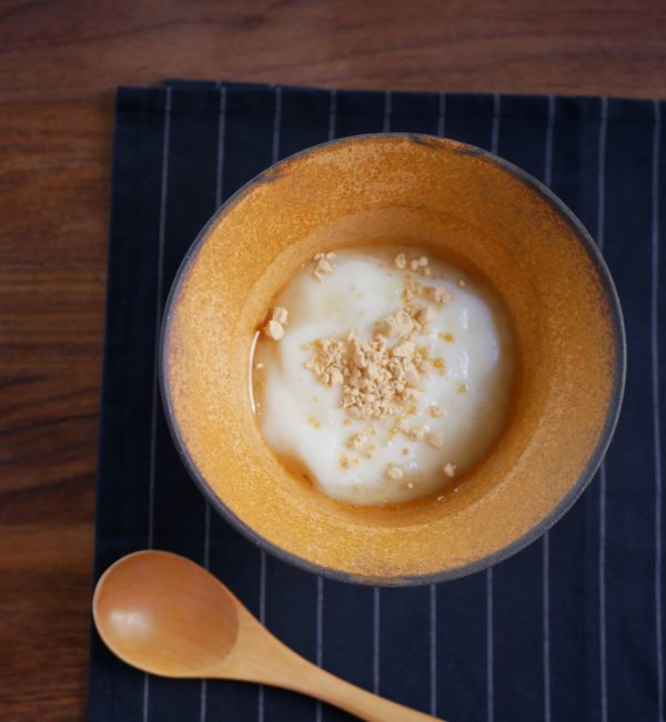 レンジとマグカップで簡単!片栗粉であったかトロ~リ「牛乳餅」