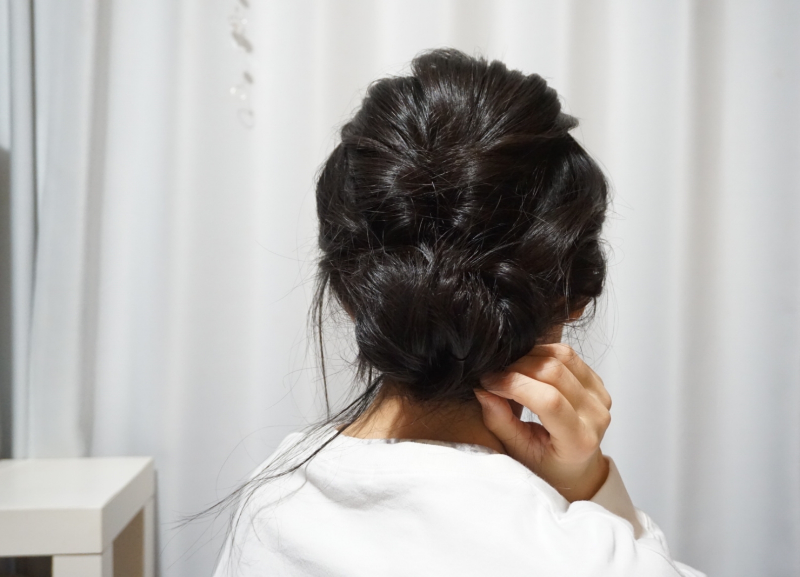【朝3分で簡単】女子会やデートに♪「大人可愛い」ヘアアレンジの作り方