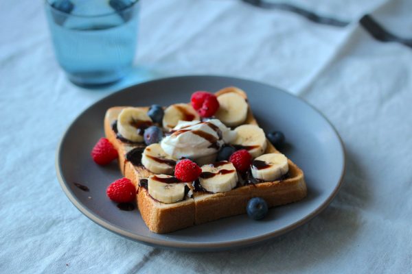 好きなもの全部のせ!「チョコバナナベリートースト」