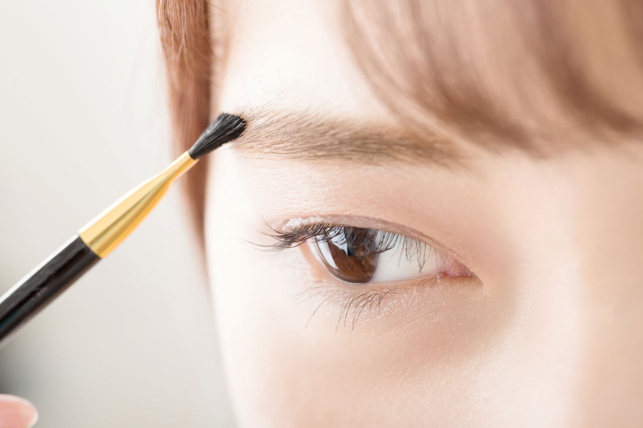 美人度アップ！流行に左右されない「ナチュラルストレート眉」の作り方