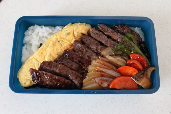 2品弁当の詰め方プロセス