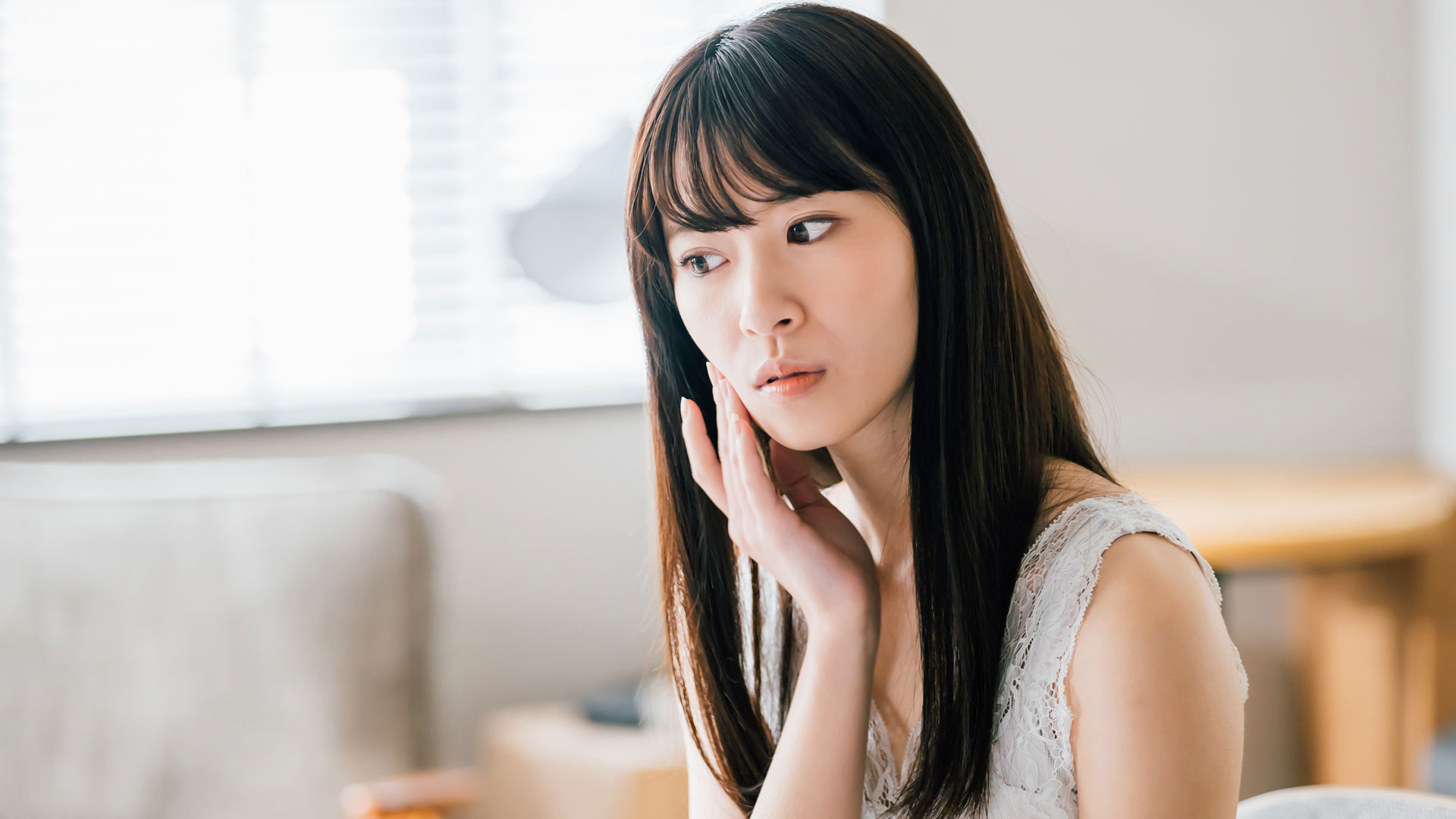 「メイクを落とさず寝ちゃった…」お酒を飲んだ翌朝のスペシャルスキンケア3つ