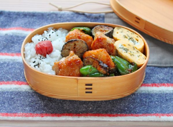 ご飯が進む!「鶏のみそ照り焼き」「塩昆布卵焼き」2品弁当
