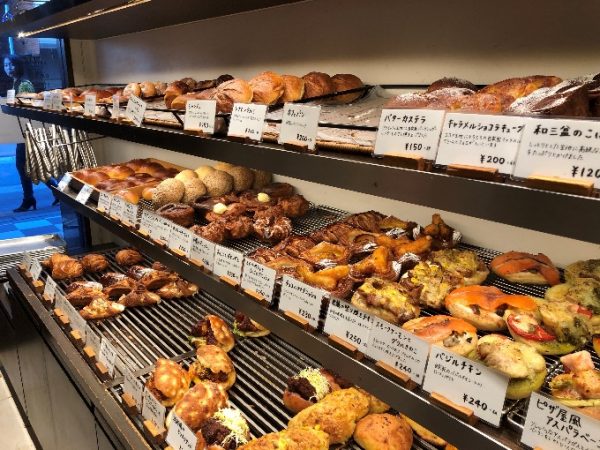 【関西のベーカリーVol.2】毎日売り切れると噂!神戸の人気店「パンやきどころRIKI」