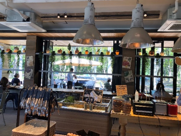 【関西のおすすめパン屋】緑に囲まれた空間で楽しむ朝時間♪何度でも行きたい「R Baker 大阪城公園店」