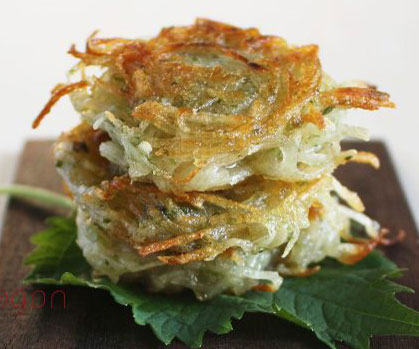 茹でずにフライパンで焼くだけ！のり塩味の簡単「じゃがいもガレット」♪