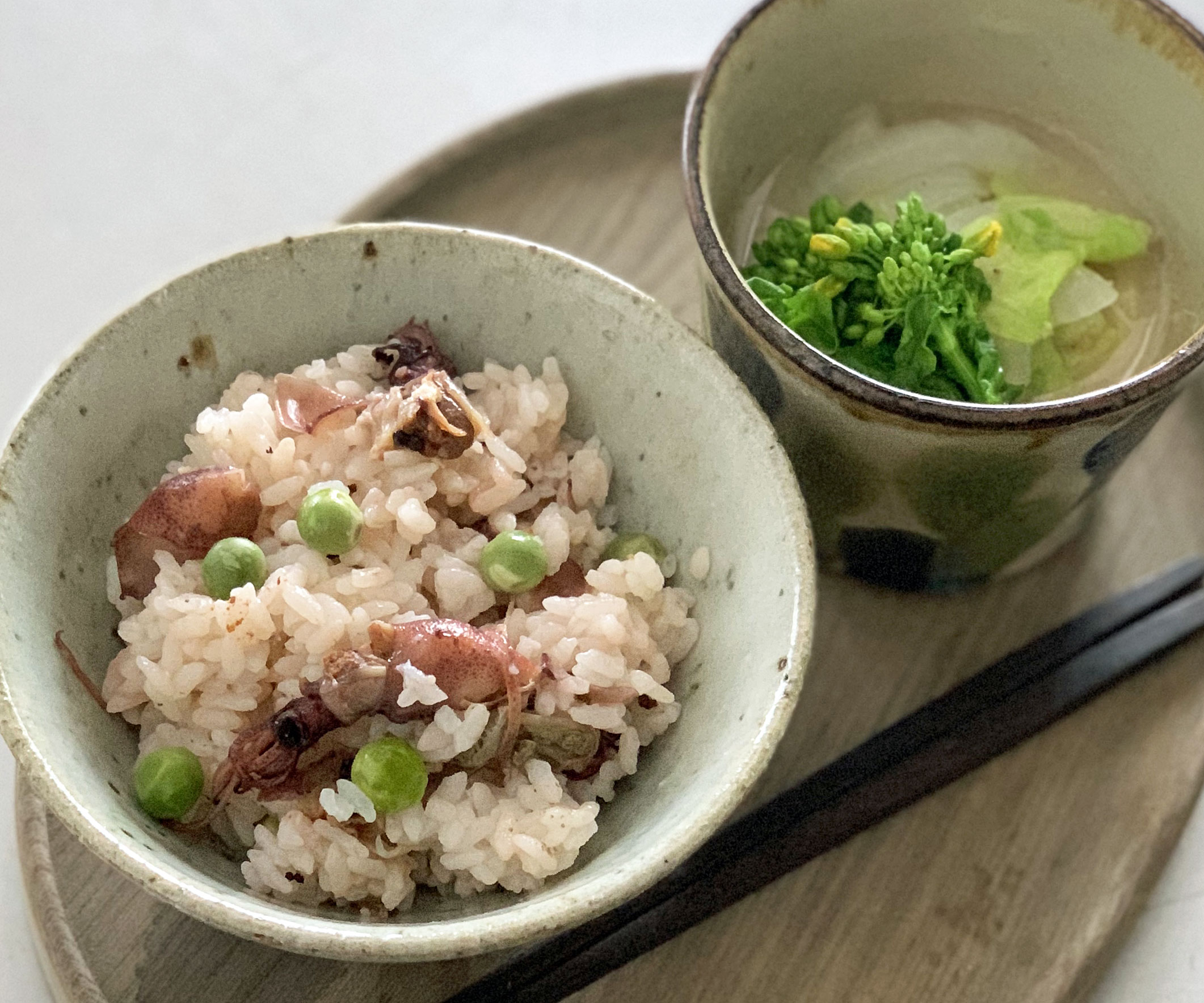 エッセイ『東京日記』と一緒に味わいたい♪春の「ホタルイカ入り豆ごはん」