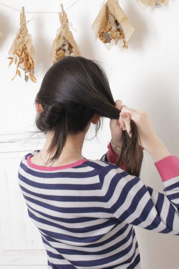 巻かないでもオシャレ♪ゴムとヘアアクセだけで作る朝の簡単ヘアアレンジ