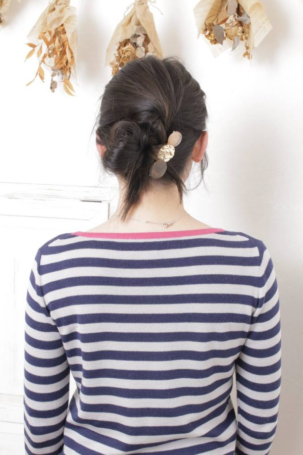 巻かないでもオシャレ♪ゴムとヘアアクセだけで作る朝の簡単ヘアアレンジ