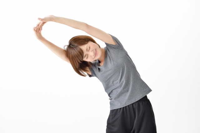 上半身がスッキリ！おうちでできる「背中・二の腕」ストレッチ