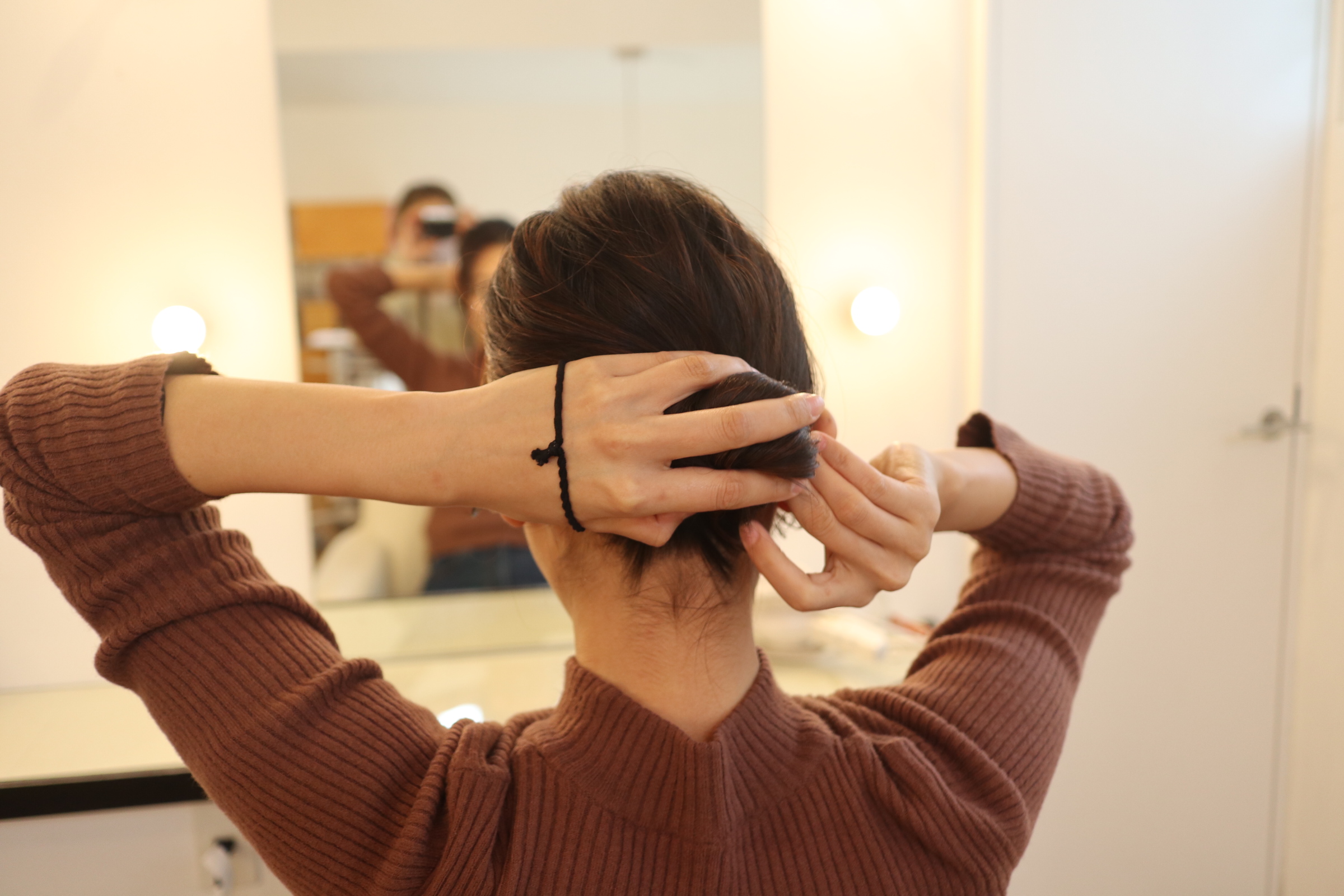 ゴム1本で簡単！ストレスフリーな「stay home」ヘアアレンジ術♪