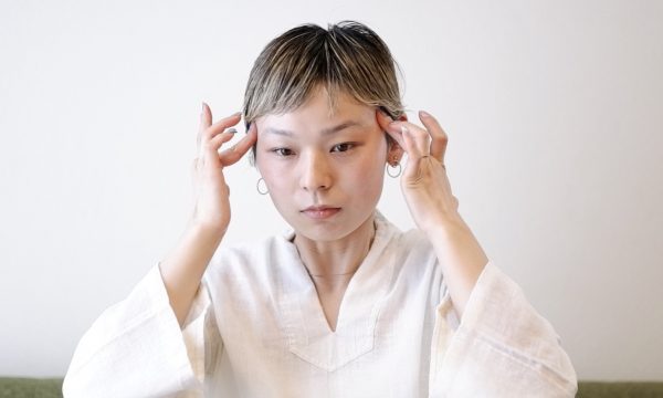 ステイホーム連休におすすめ!お顔スッキリ「目元マッサージ」
