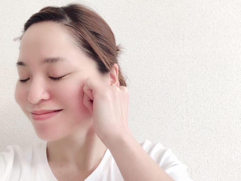 痩せた？と言われるかも！小顔になる「フェイスリフト」マッサージ術