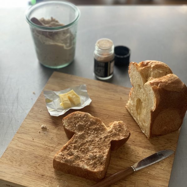 食パンで簡単!「シナモンロール風トースト」レシピ