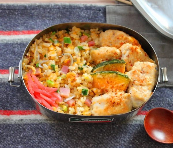 こってり味がご飯に合う!「鶏とかぼちゃの味噌マヨ」「レンジ炒飯」2品弁当