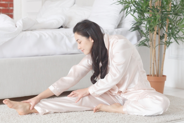 眠気やイライラを軽減したい…！生理前の過ごし方で気をつけたいこと4つ