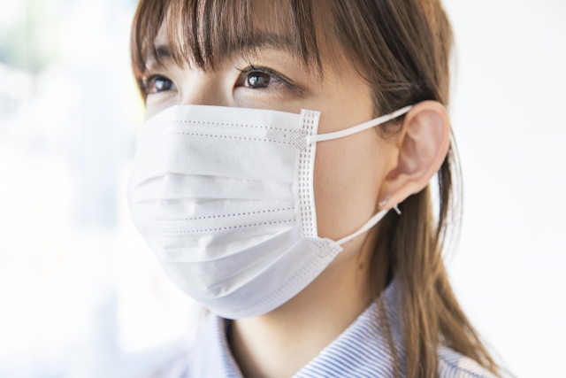 悩む人が急増中!?「マスクニキビ」を防ぐコツと対処法とは