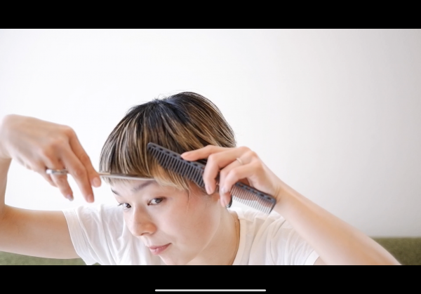 サロンに行けず髪が伸びっぱなし…「前髪セルフカット」の方法