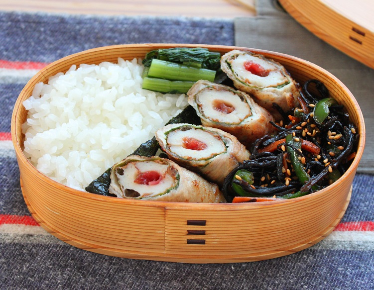 フライパン1つ！「梅ちくわの肉巻き」「ひじきと野菜の炒めもの」2品弁当