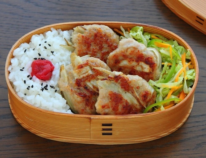 味噌味がご飯に合う！「鶏ごぼうつくね」「野菜レンジ炒め」2品弁当