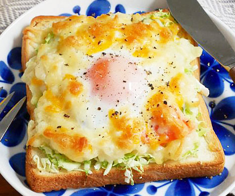 コンビニ食材だけ！忙しい朝でもラクラク「巣ごもりポテサラトースト」