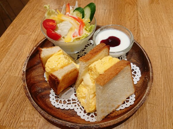 【大阪】厚焼き玉子サンドもケーキも選べるモーニング！@コカルド ラ・テラス