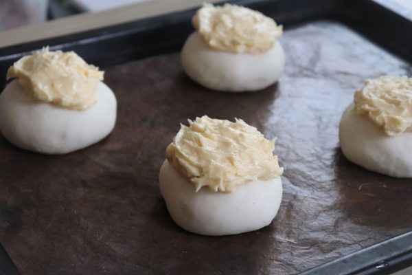 香ばしいクッキー生地がたまらない…!こねずに簡単「スイートブール」