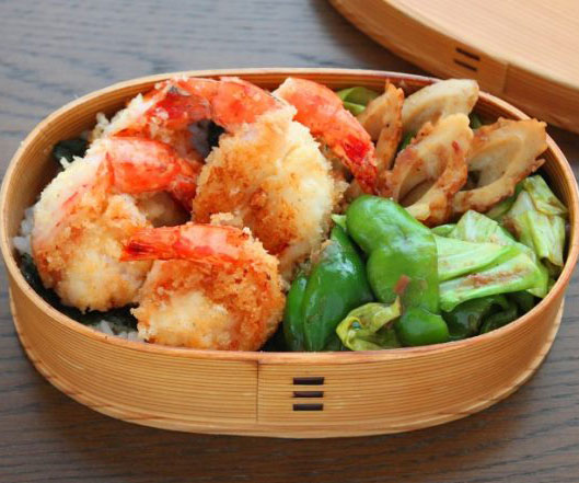 溶き卵いらず！「えびフライ マヨ風味」「ちくわと野菜のレンジ炒め」2品弁当